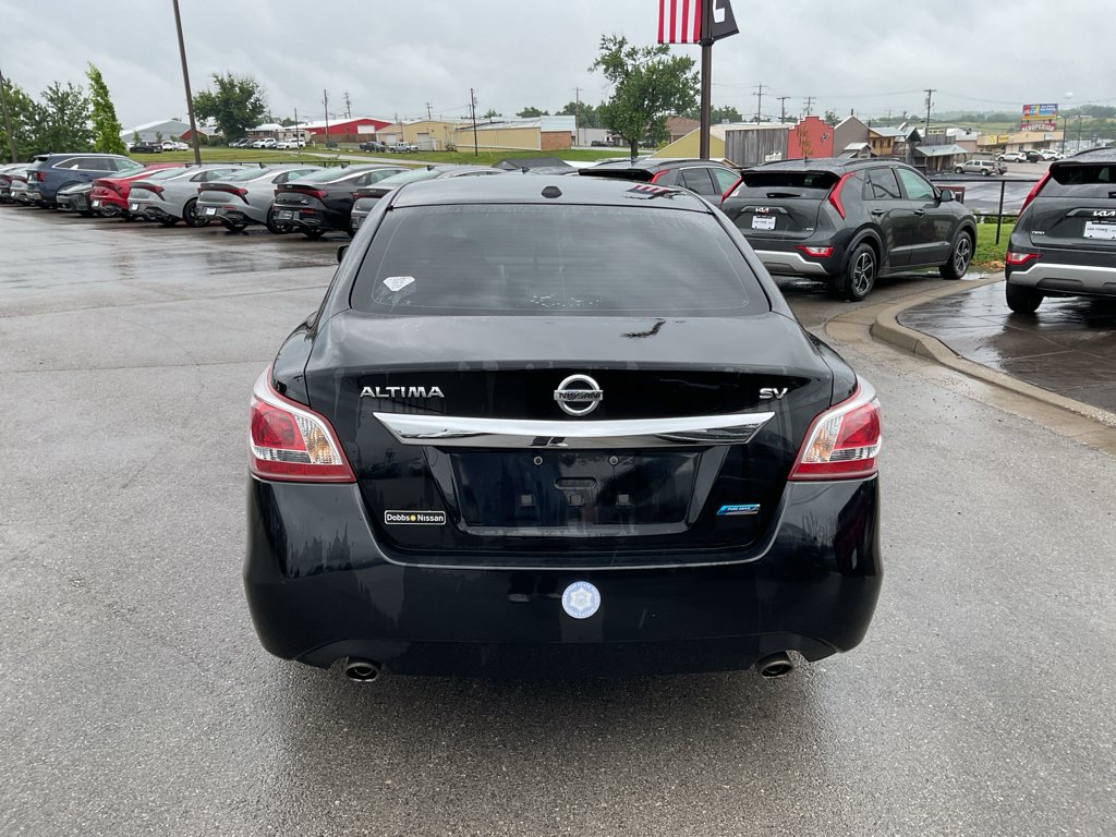 Used 2013 Super Black Nissan 2.5 SV image 8