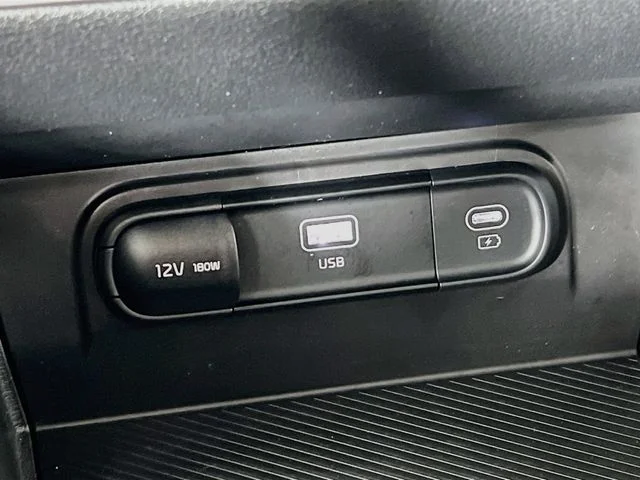 2023 Kia Sportage LX - Photo 19