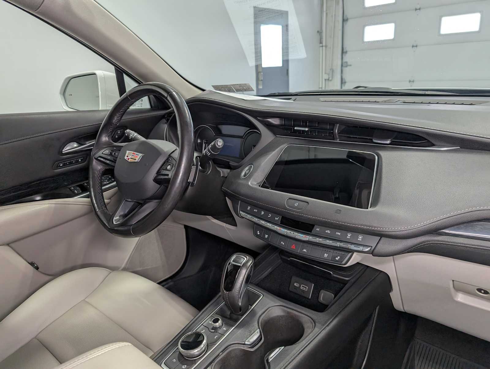 Used 2019 CRYSTAL WHITE TRICOAT Cadillac AWD Premium Luxury image 43