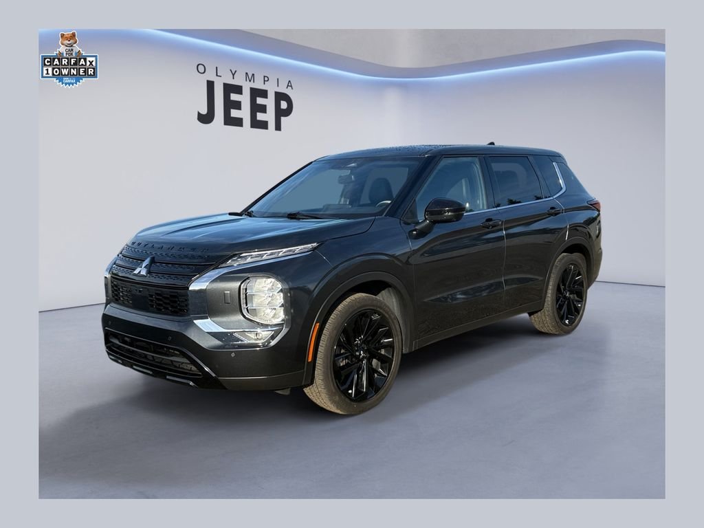 Used 2024  Mitsubishi SE Black Edition w/Pano Roof image 1