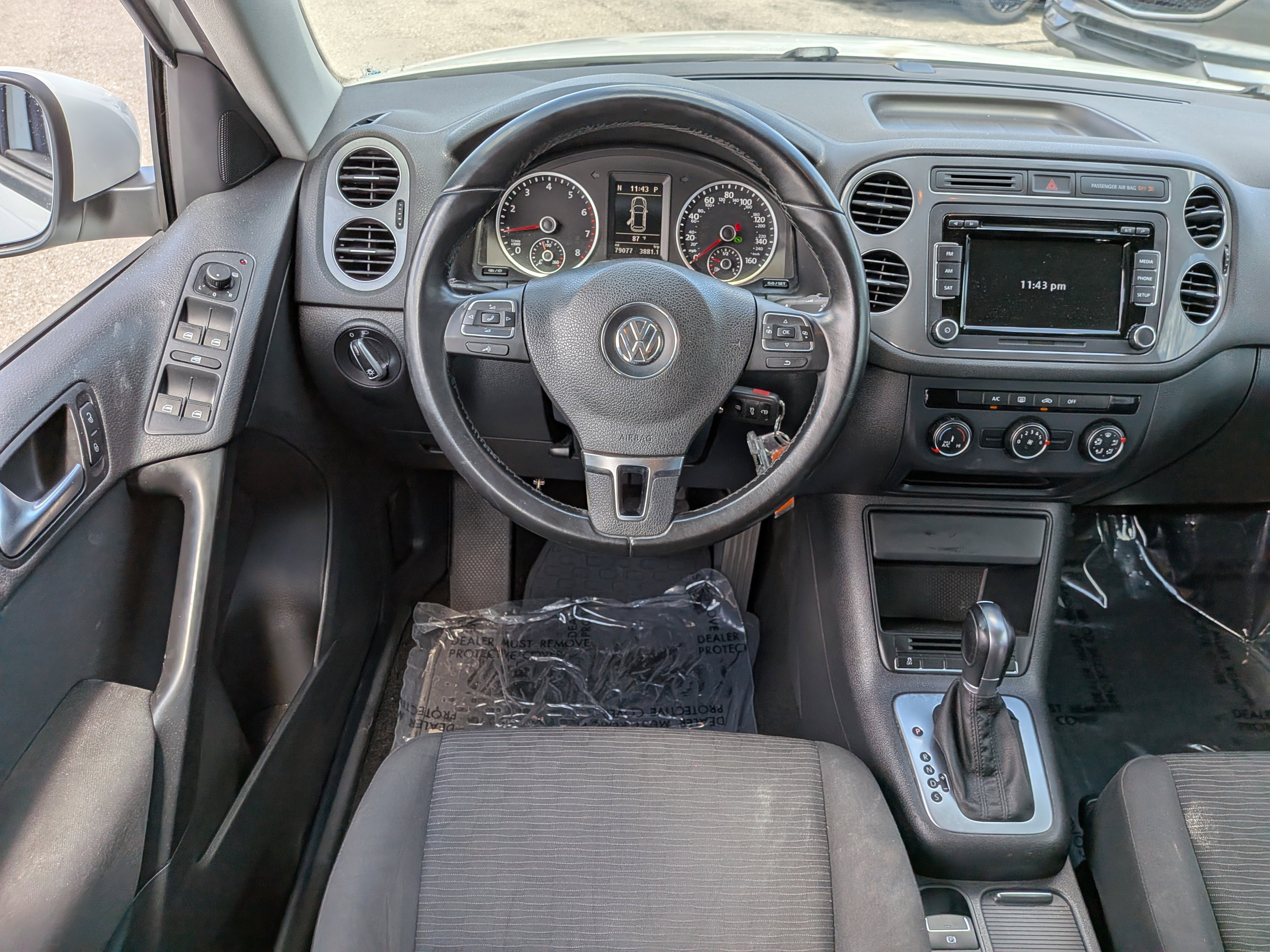Used 2015 Pure White Volkswagen S image 17