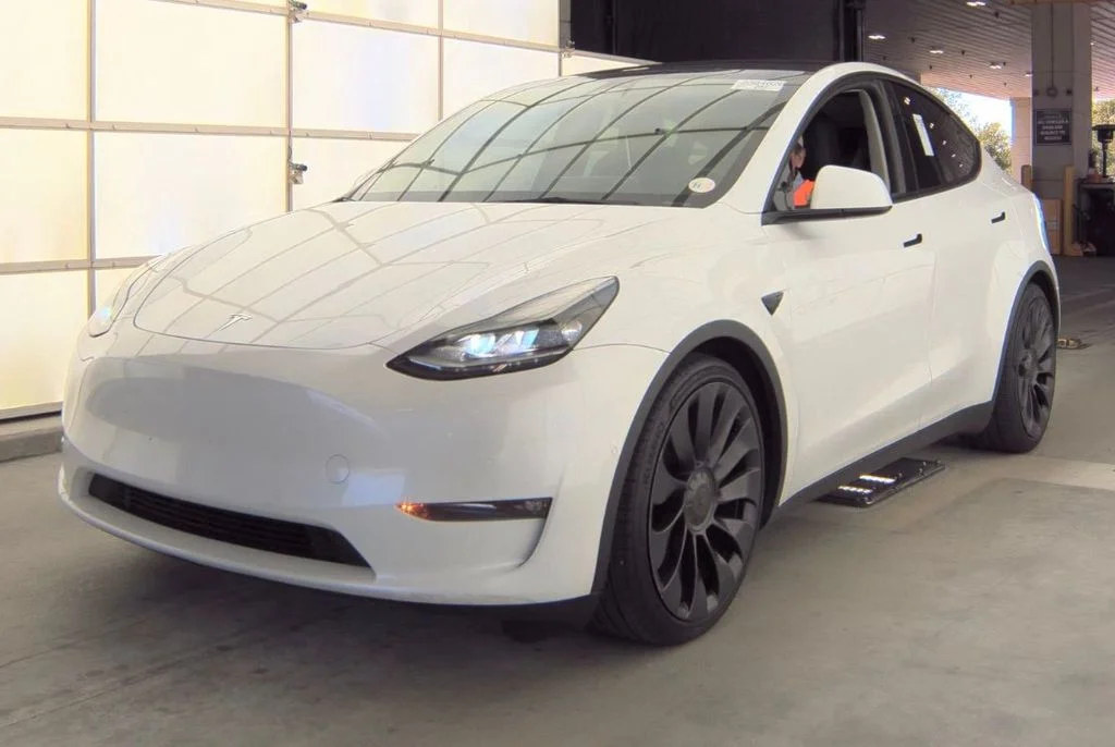 Used 2022 White Tesla Performance image 18