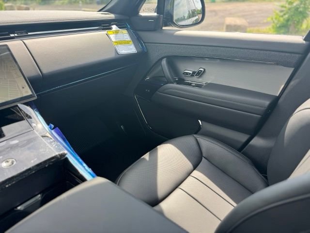 New 2026 Santorini Black Land Rover SE image 12