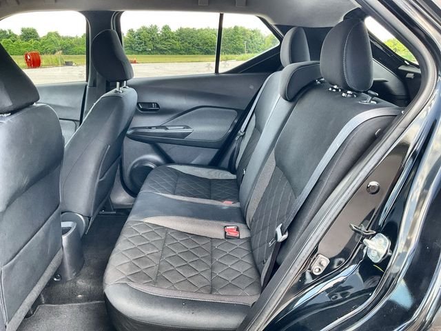 Used 2018 Super Black Nissan S image 29