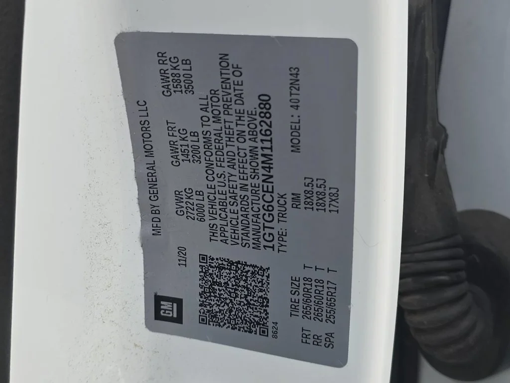 Used 2021 SUMMIT WHITE GMC 4WD Elevation image 35