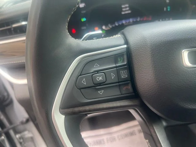 Used 2024 Silver Jeep 4xe image 19