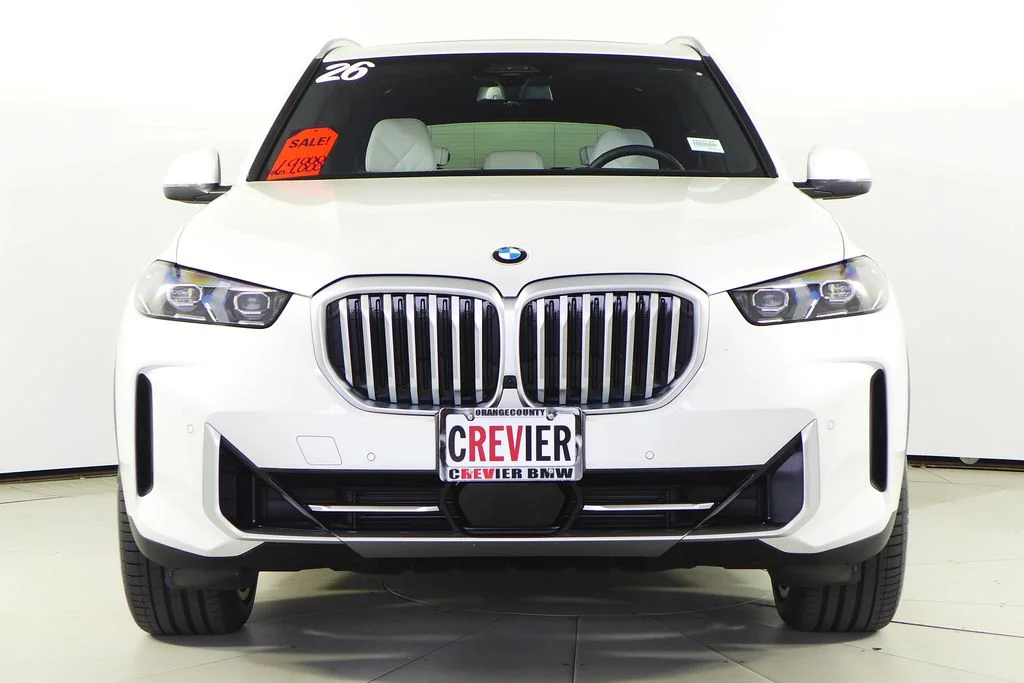 Used 2026 White BMW sDrive40i image 3