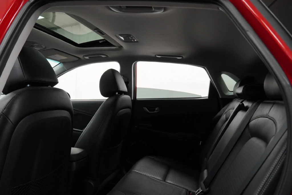Used 2019 Red Hyundai Ultimate image 5