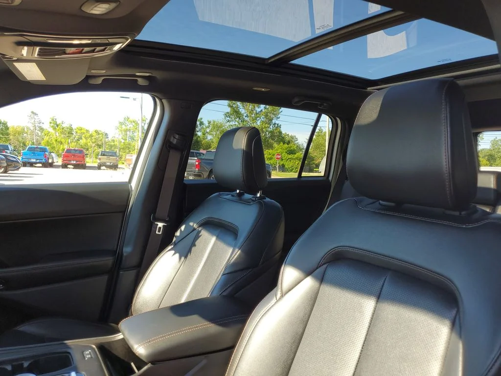 New 2026 Bright White Clearcoat Jeep Limited image 10