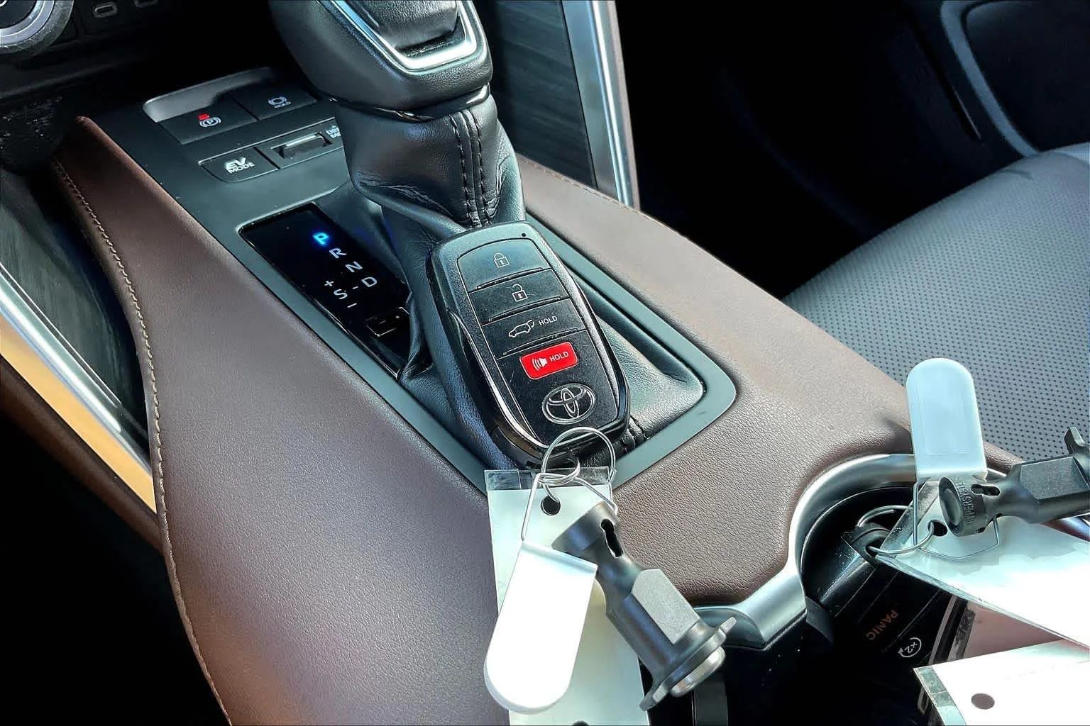 Used 2023 Wind Chill Pearl Toyota Limited image 14