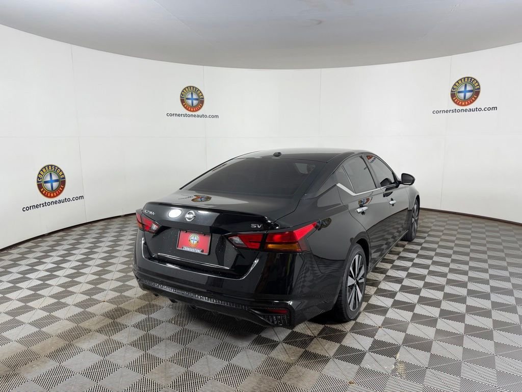 Used 2021 Black Nissan 2.5 SV image 18
