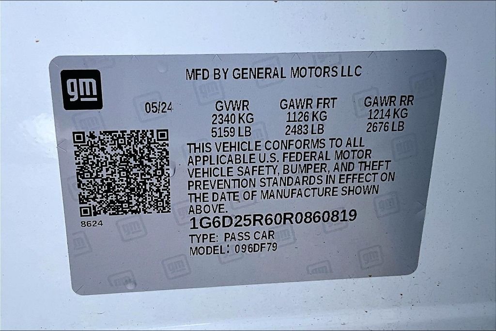 Used 2024 White Cadillac V-Series image 35