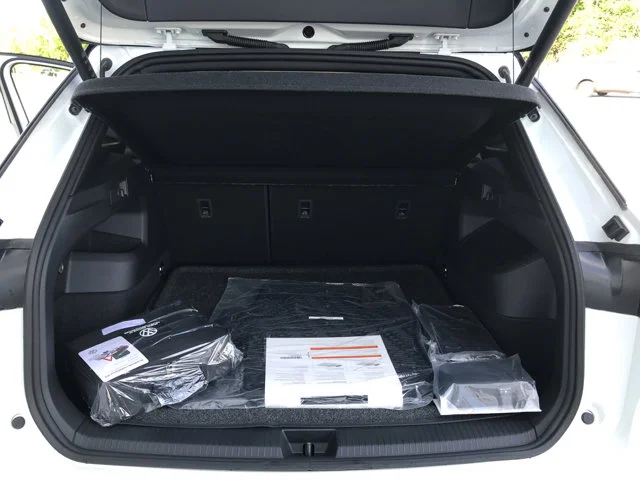 New 2026 Opal White w/Deep Black Roof Volkswagen SE R-Line Black image 28