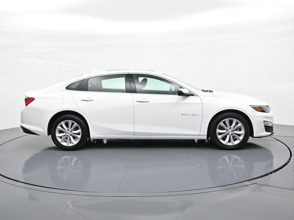 Used 2024 Summit White Chevrolet LT 1LT image 5
