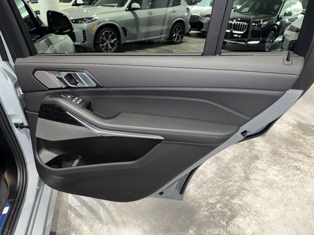 New 2027 Brooklyn Grey Metallic BMW xDrive40i image 10