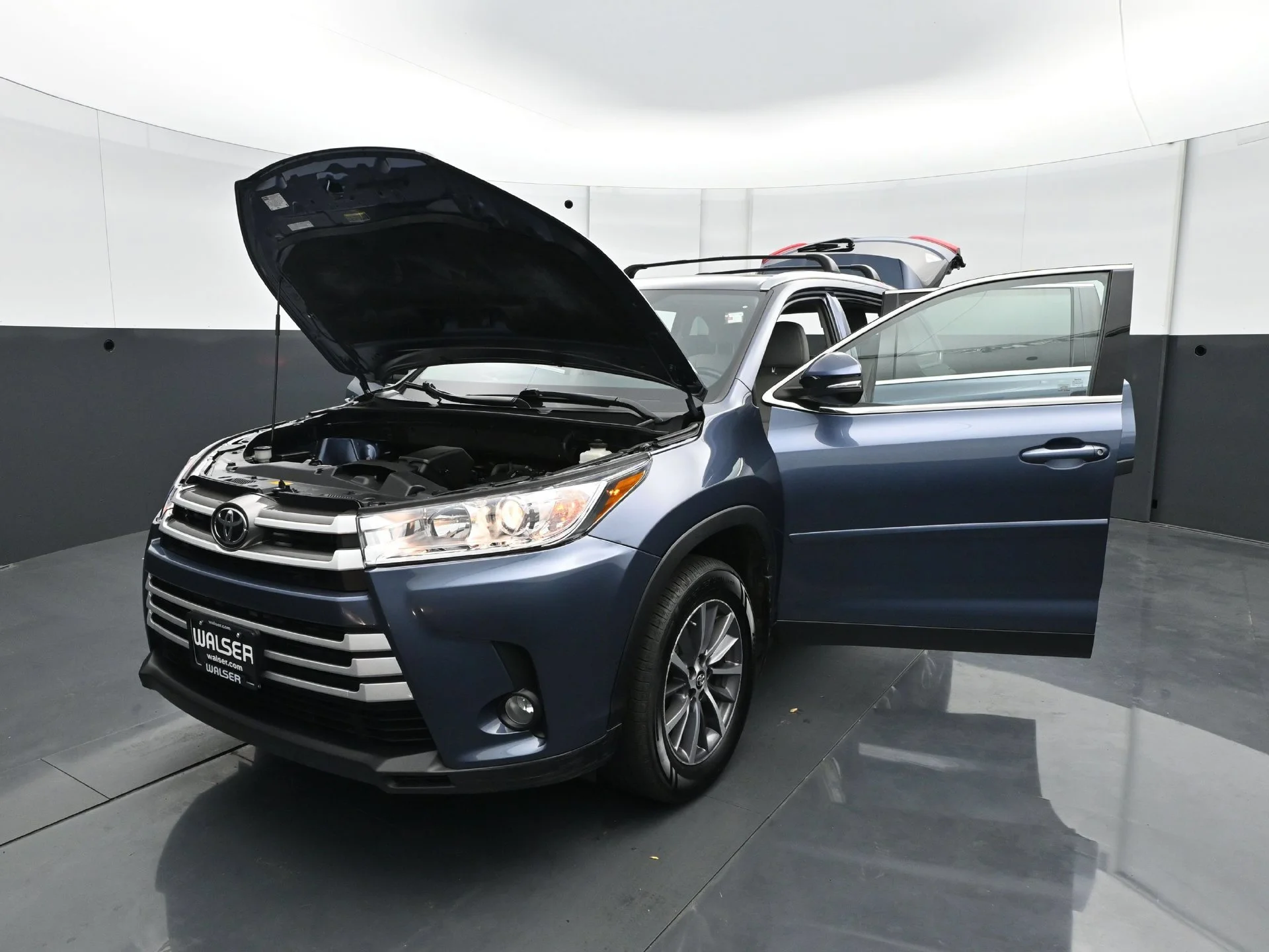 Used 2019  Toyota SE image 29