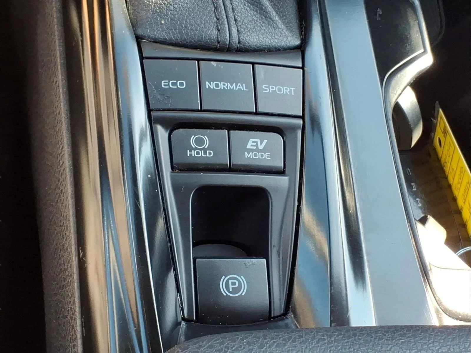 Certified Used 2025 White Toyota LE image 17