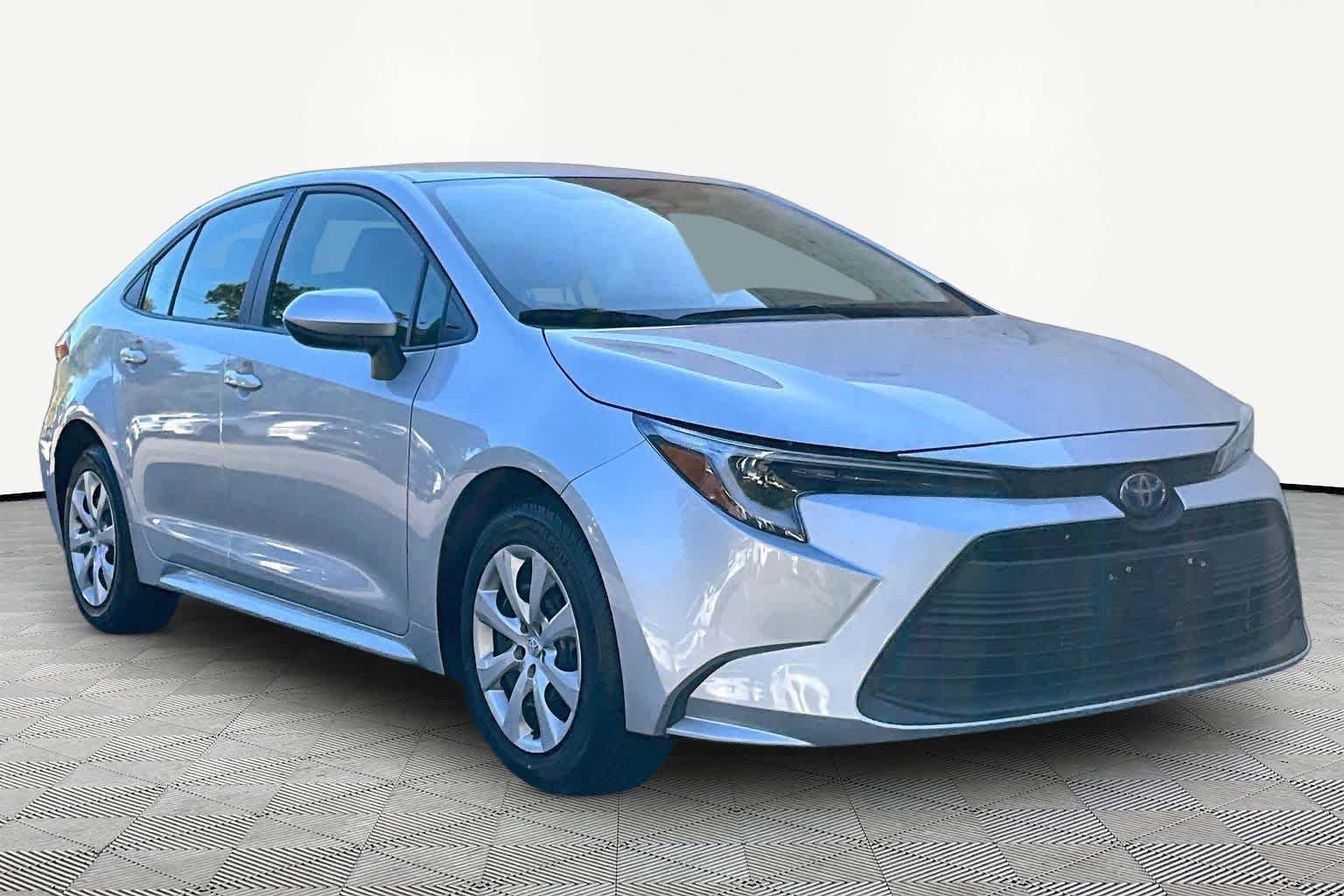 Used 2025 Classic Silver Metallic Toyota Hybrid LE image 3