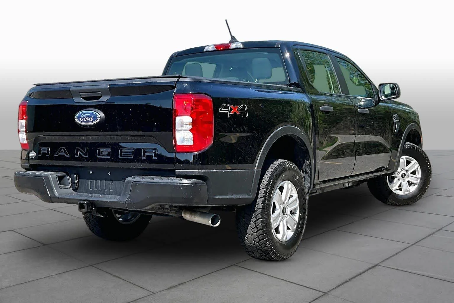 Used 2025 Shadow Black Ford XL image 13
