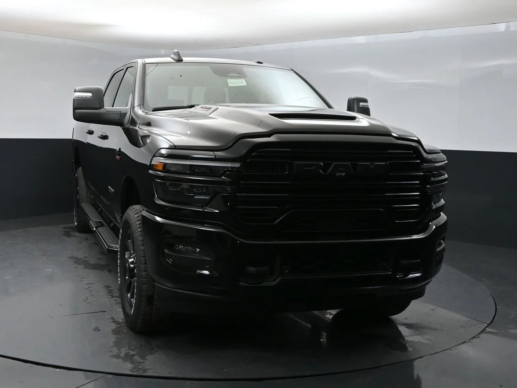 New 2026 Diamond Black Crystal Pearl-Coat Exterior Paint RAM Laramie image 6