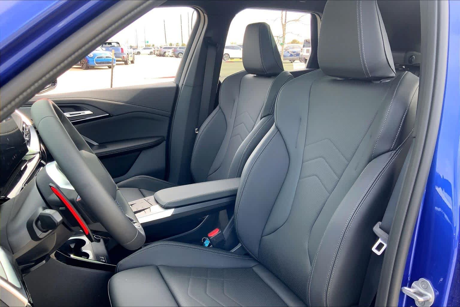 2026 BMW X1 M35i - Photo 9