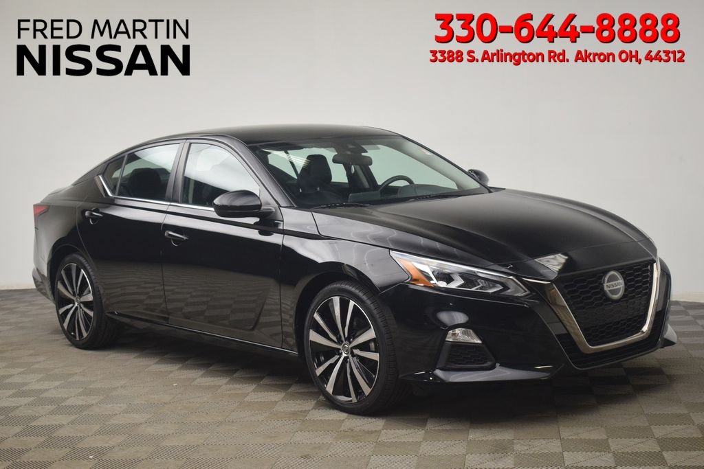 Used 2022 Black Nissan 2.5 SR image 1