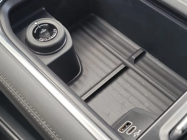 New 2027 Gray Metallic Ford Active image 31