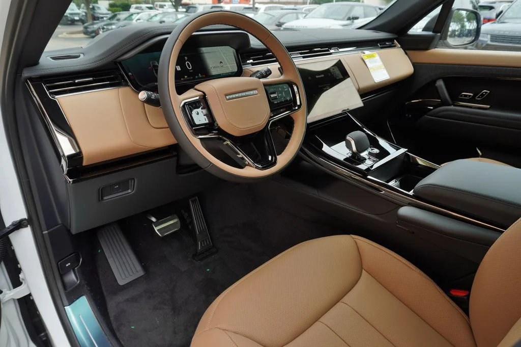 New 2026 Fuji White Land Rover Dynamic SE image 12