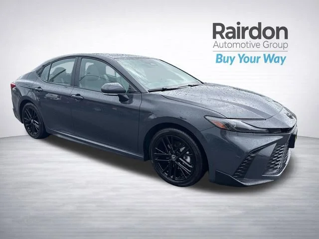 2025 Toyota Camry SE Hybrid's photo