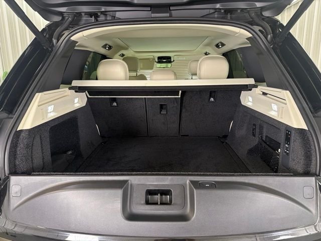 Certified Used 2026 Santorini Black Metallic Land Rover SE image 28
