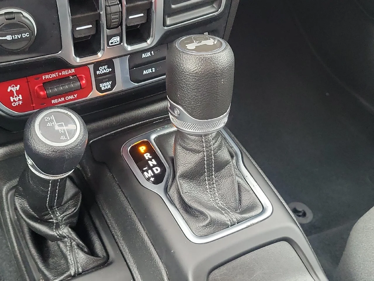 Used 2024 Gray Jeep Rubicon image 22