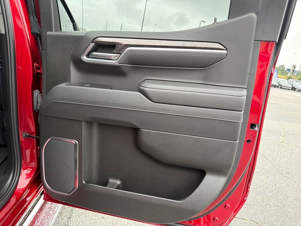2025 Chevrolet Silverado 1500 LTZ - Photo 16