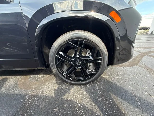 New 2026 Deep Black Pearl Volkswagen 2.0T SE R-Line Black image 10
