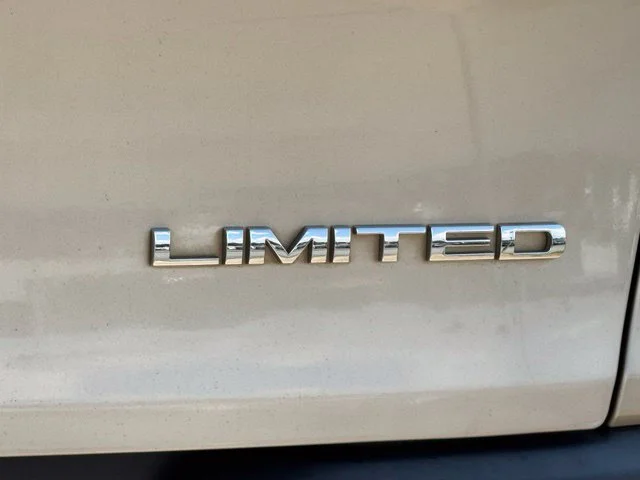 Used 2015 Beige Jeep Limited image 7