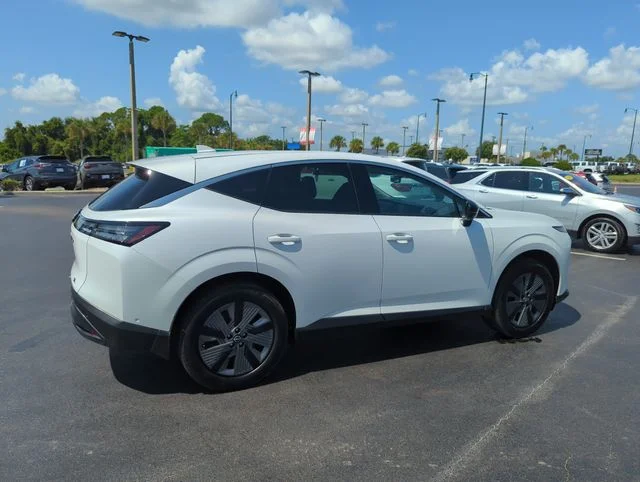 Used 2025 White Nissan SL image 5