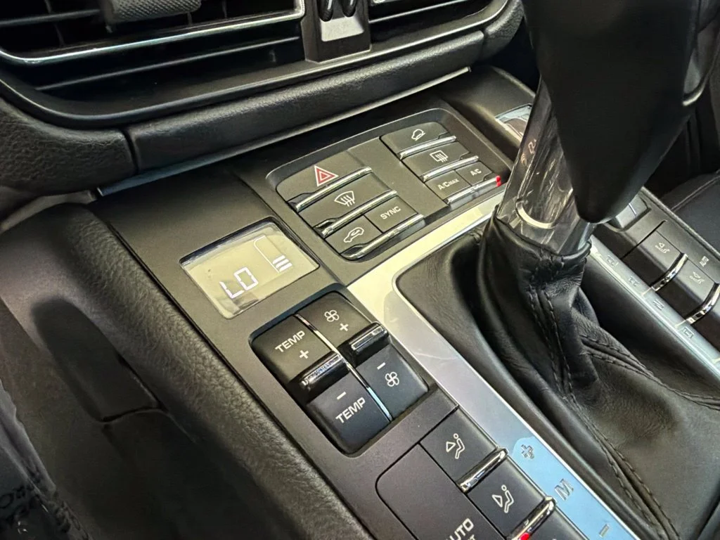 Used 2019 Black Porsche Base image 42