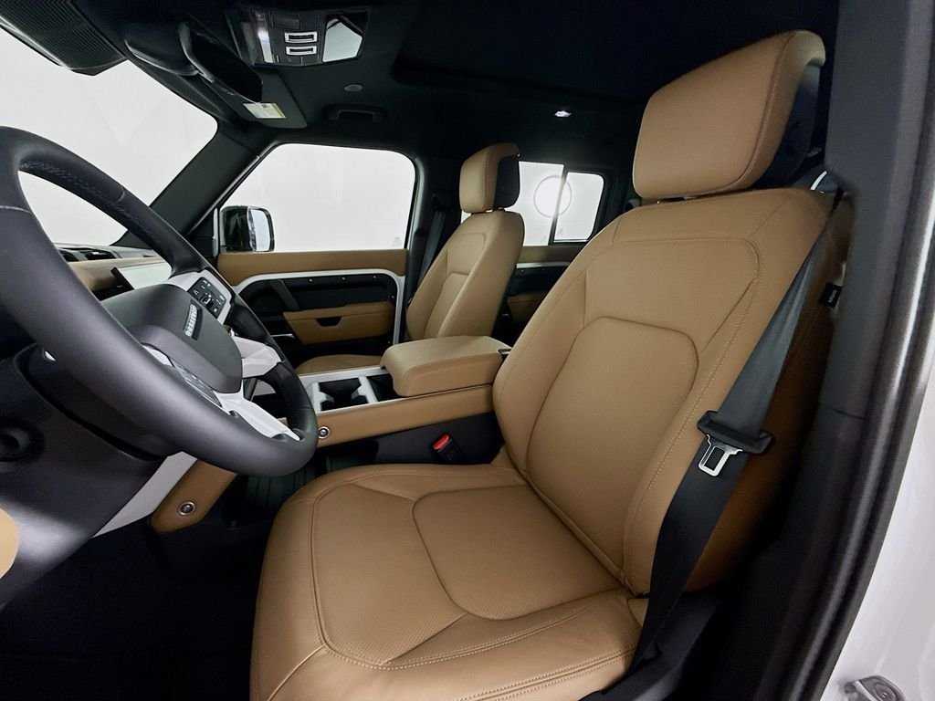 New 2026 Fuji White Land Rover S image 5