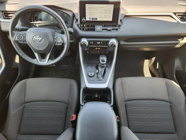 Used 2024 Wind Chill Pear Toyota SE image 25