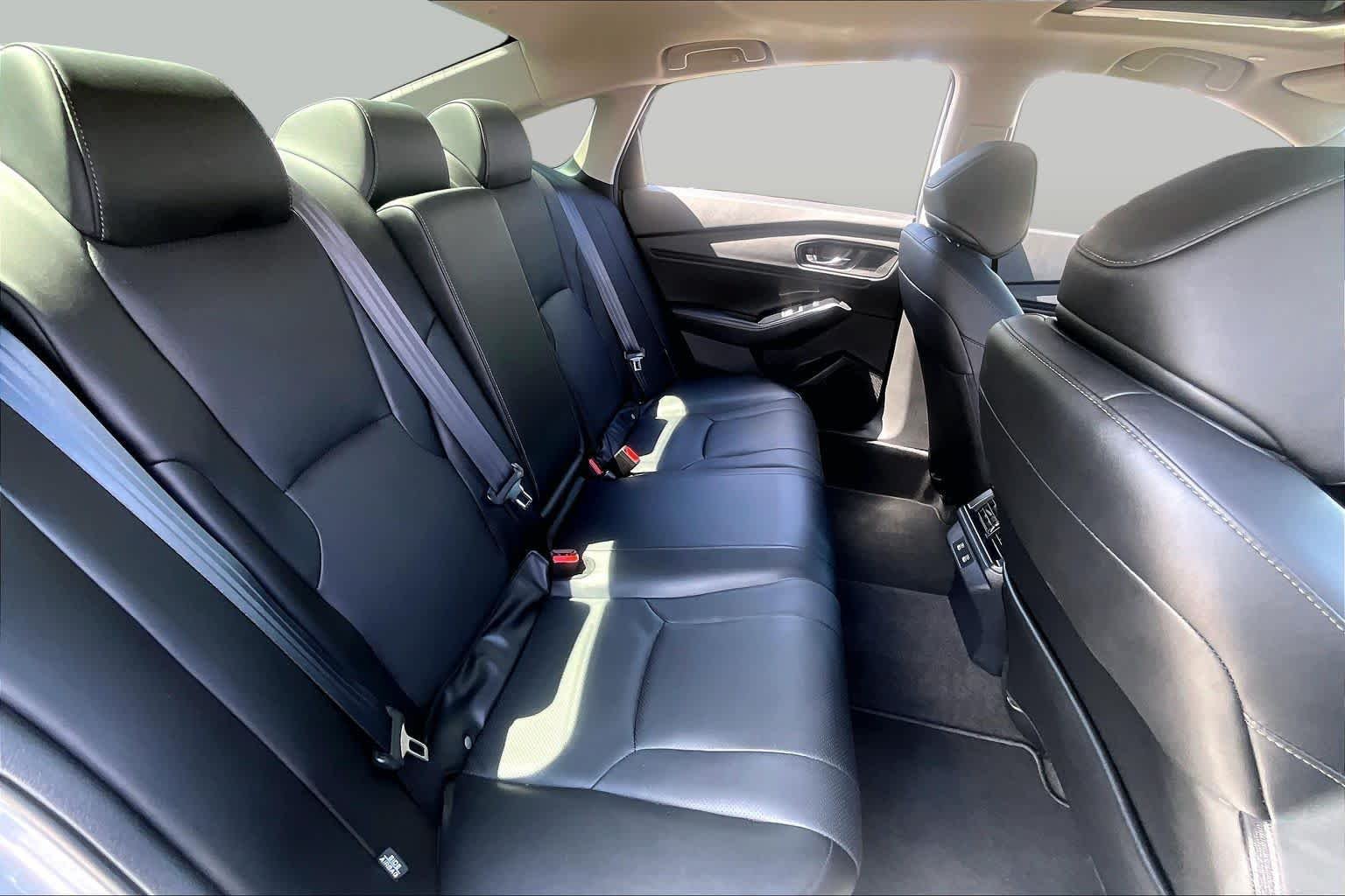 Used 2025 Urban Gray Pearl Honda Touring image 20