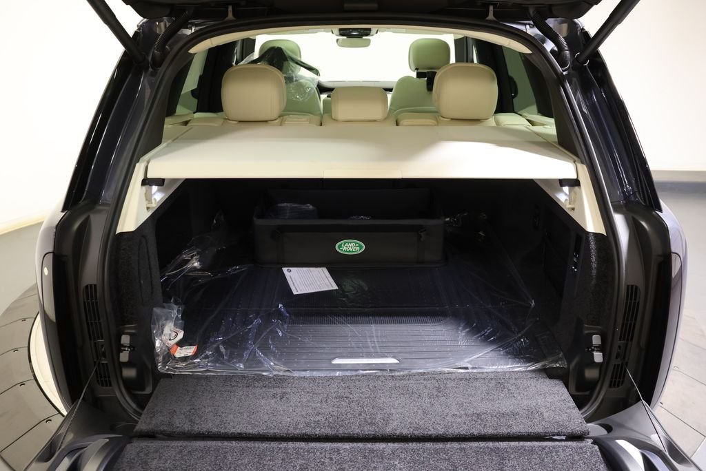 New 2026 Varesine Blue Land Rover SE image 47