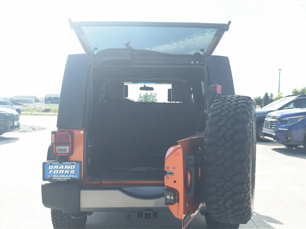 Used 2010 ORANGE Jeep Mountain image 8