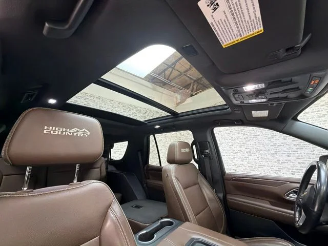 Used 2022 Iridescent Pearl Tricoat Chevrolet High Country image 11
