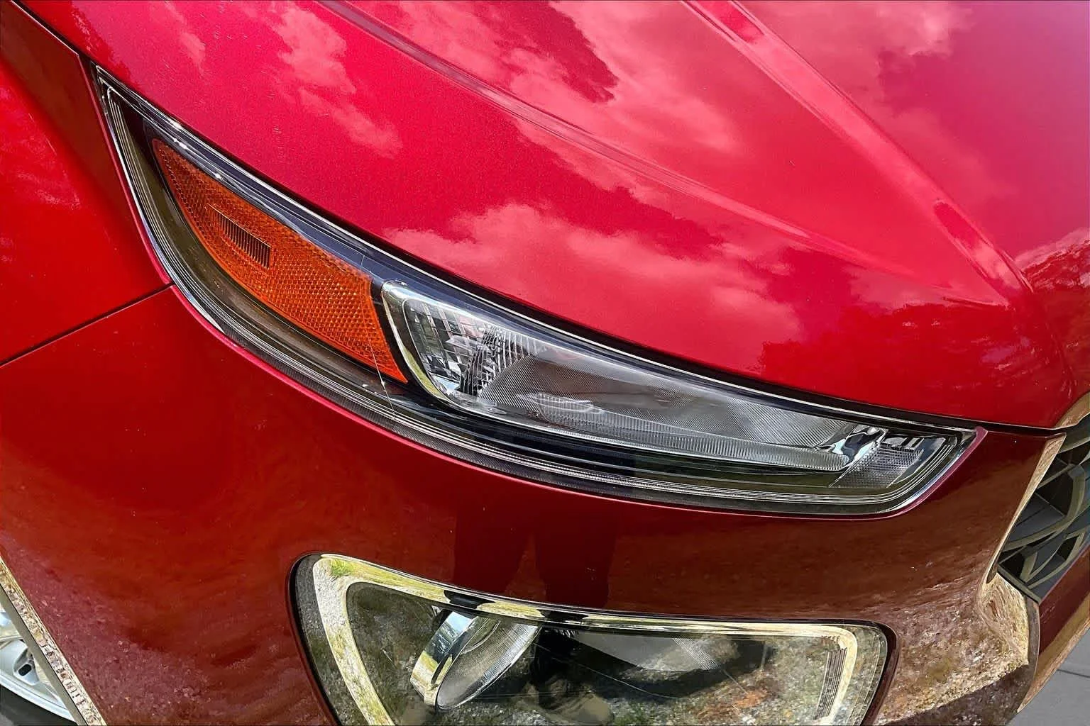 Used 2025 Ultimate Red Hyundai SE image 28