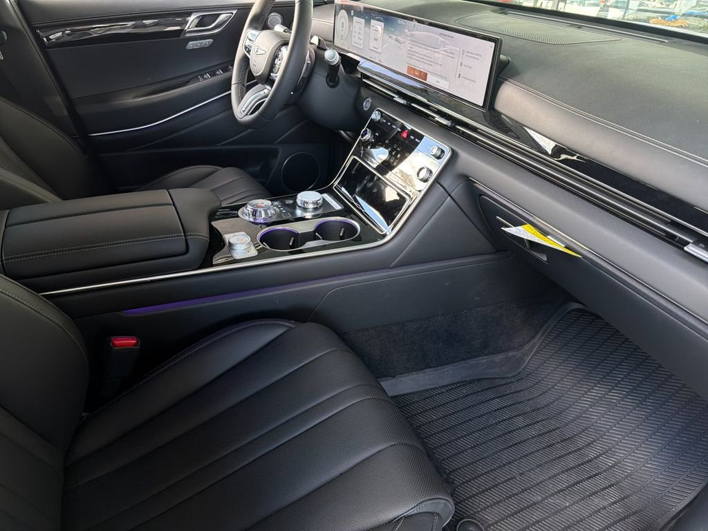 New 2026 White Genesis 2.5T image 16