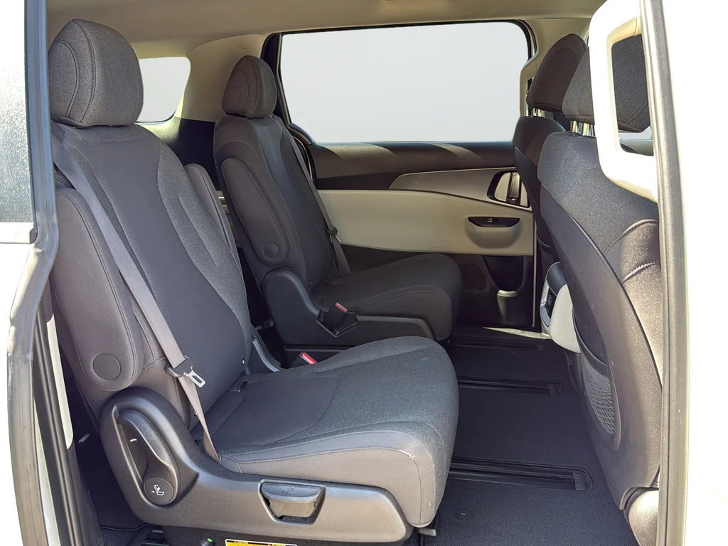 Used 2024 White Kia LX image 19
