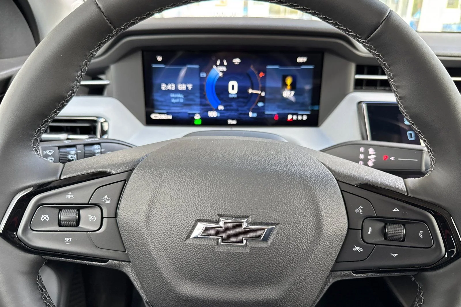 New 2027 Sterling Grey Metallic Chevrolet LT image 21