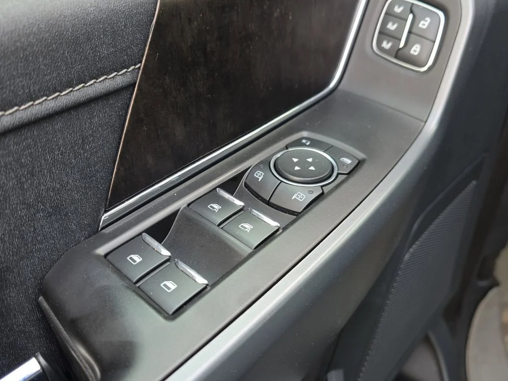 Used 2021 Gray Ford Lariat image 33