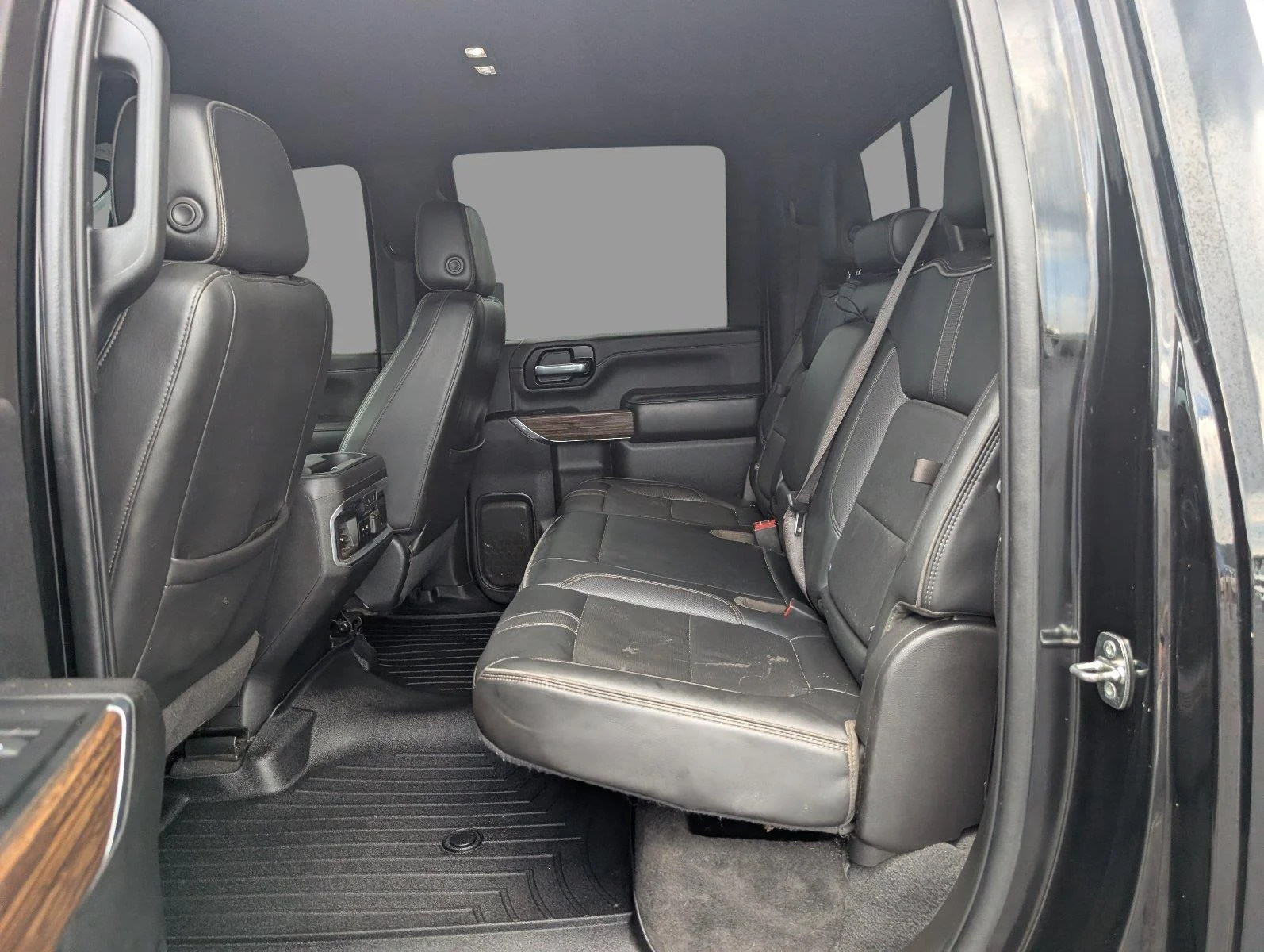 Used 2022 Mosaic Black Metallic Chevrolet High Country image 35