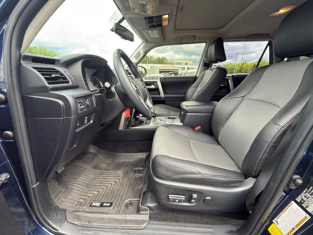 Used 2019 Blue Toyota SR5 Premium image 6