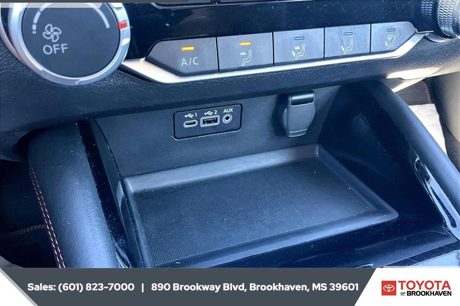 Used 2025 Super Black Nissan SR image 23